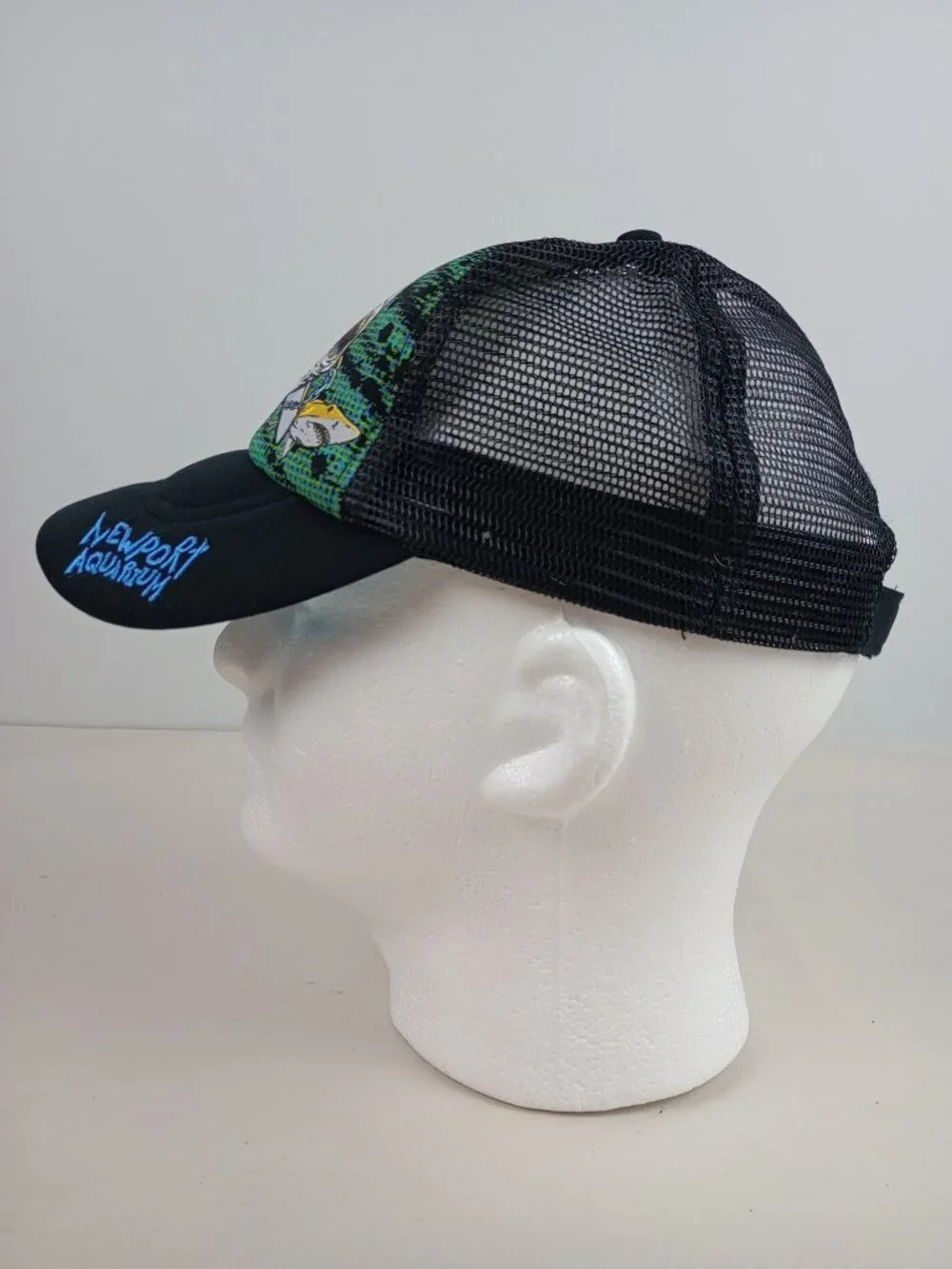 NWOT Newport Aquarium Youth Black Green‎ Blue Shark Anchor Mesh Baseball Cap